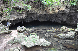ウンブキの海底鍾乳洞